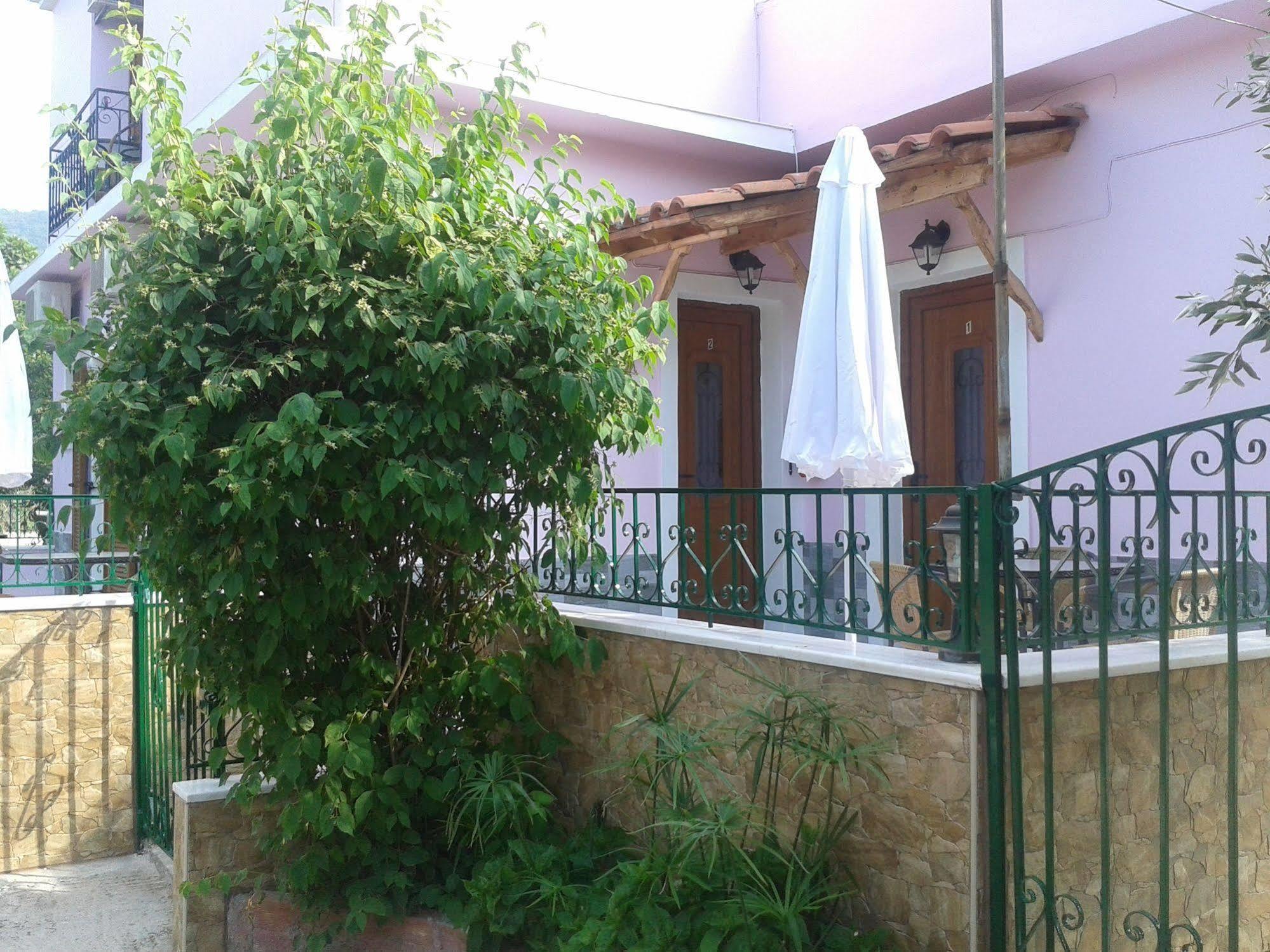 Vassilis Studios Anaxos Exterior photo